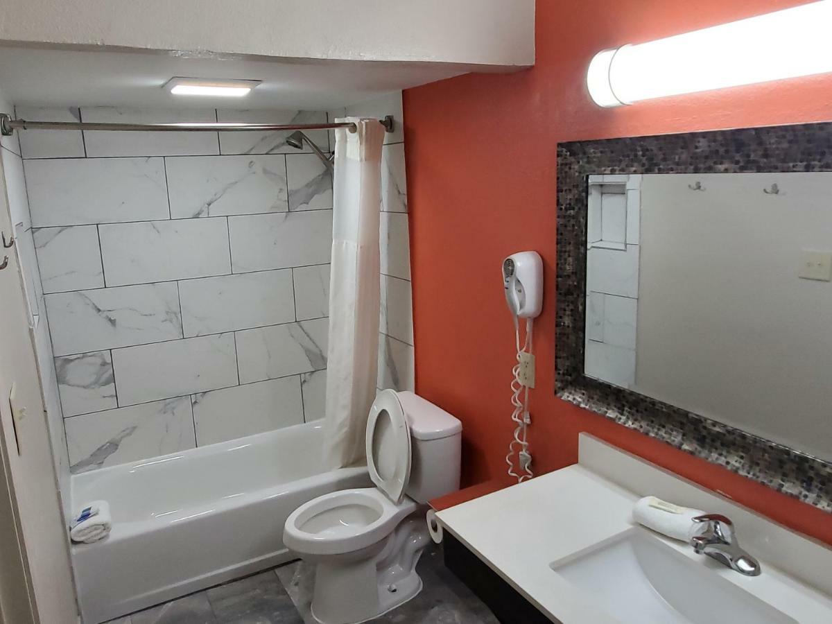 Executive Inn Ferry Pass Ngoại thất bức ảnh
